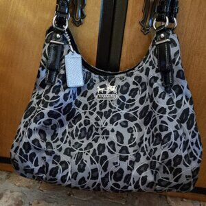 Coach Signature Shoulder Bag Patent Leather Double Handle, Medium size